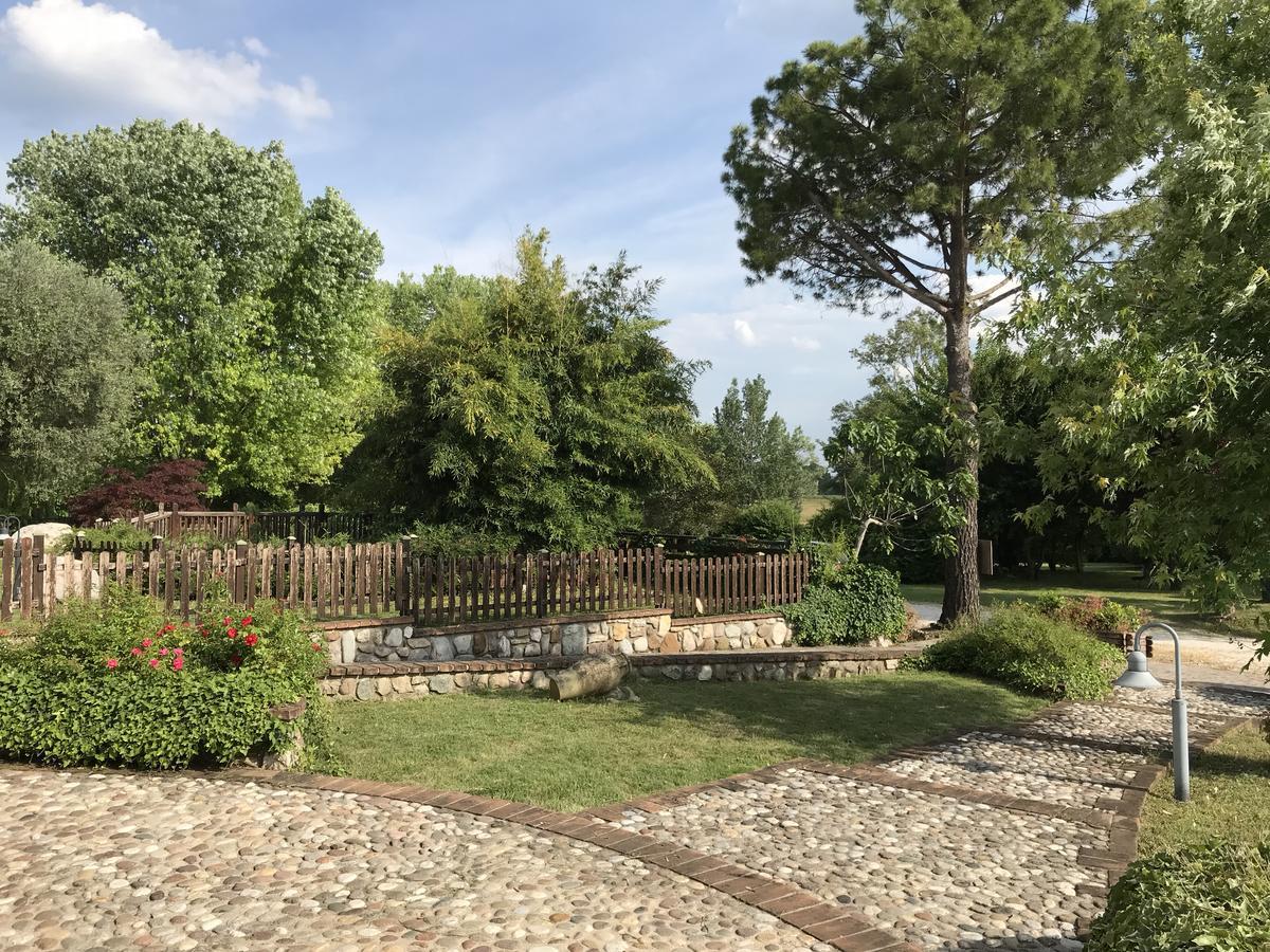 Готель Agriturismo Corte Salandini Понті-суль-Мінчіо Екстер'єр фото