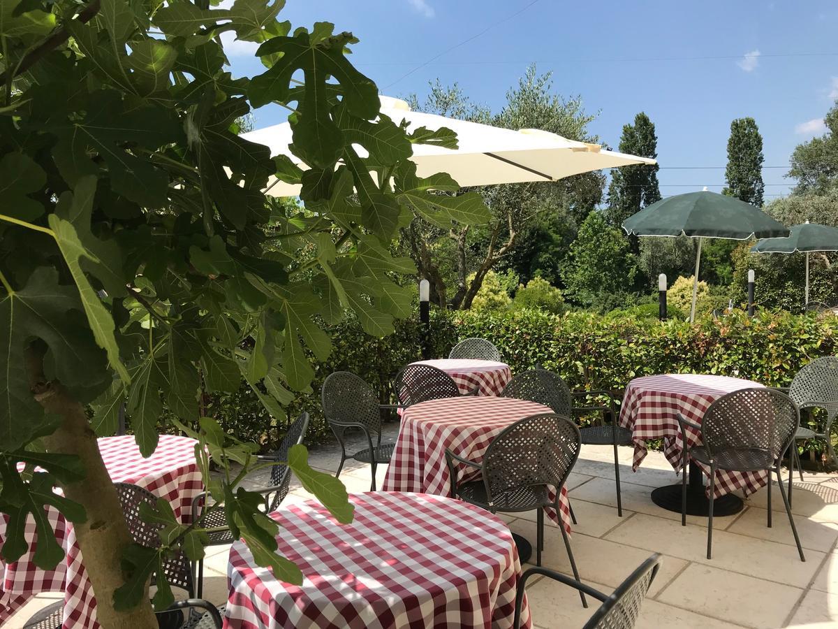 Готель Agriturismo Corte Salandini Понті-суль-Мінчіо Екстер'єр фото